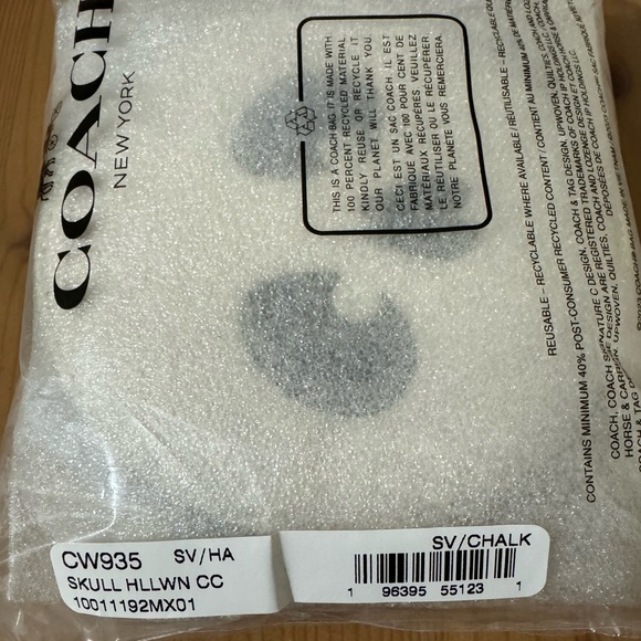 👻 Coach Coin Case With Halloween Skull - Picture 6 of 9